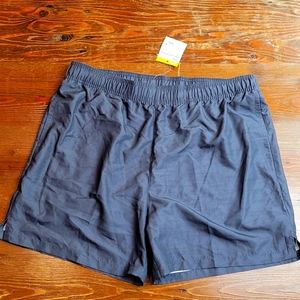 Dry performance active shorts